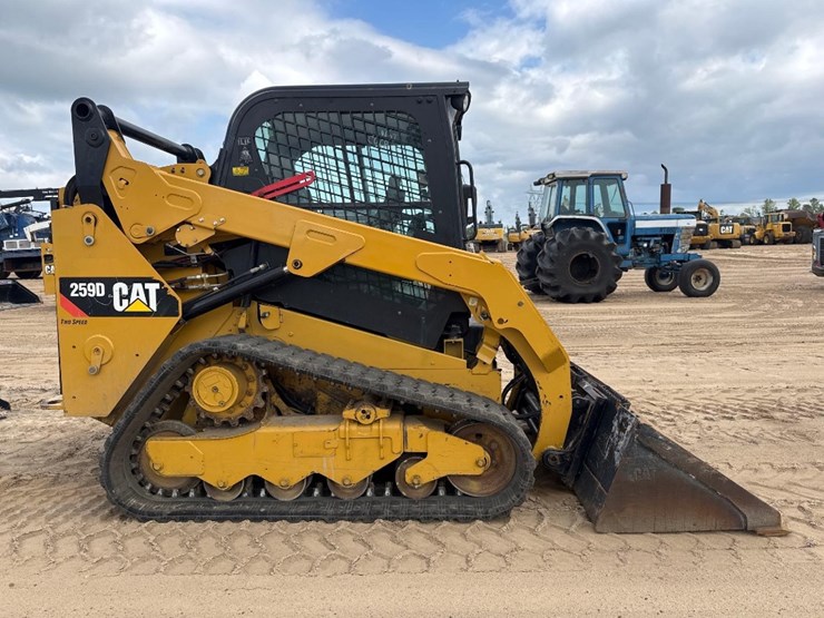 2016-caterpillar-259d-image-5