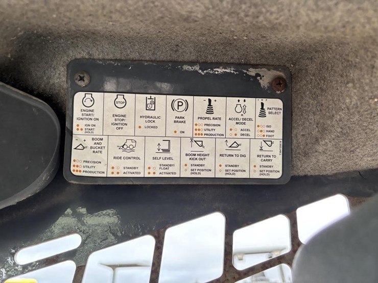 deere-325g-image-31