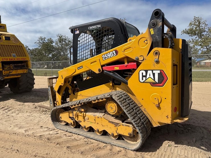 2020-caterpillar-259d3-image-8