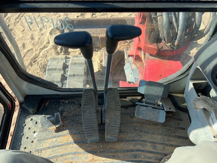 takeuchi-tb250-2-image-31