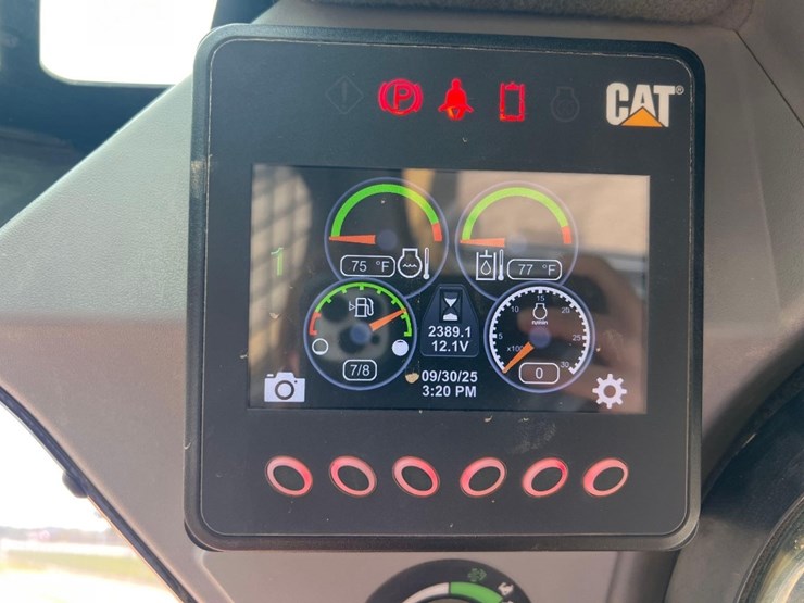 2018-caterpillar-259d-image-31