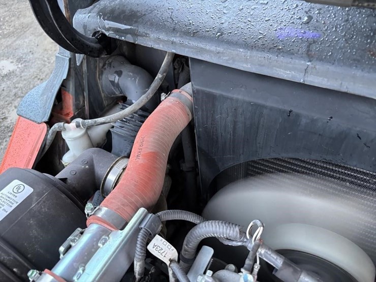 2017-toyota-8fdu30-image-28