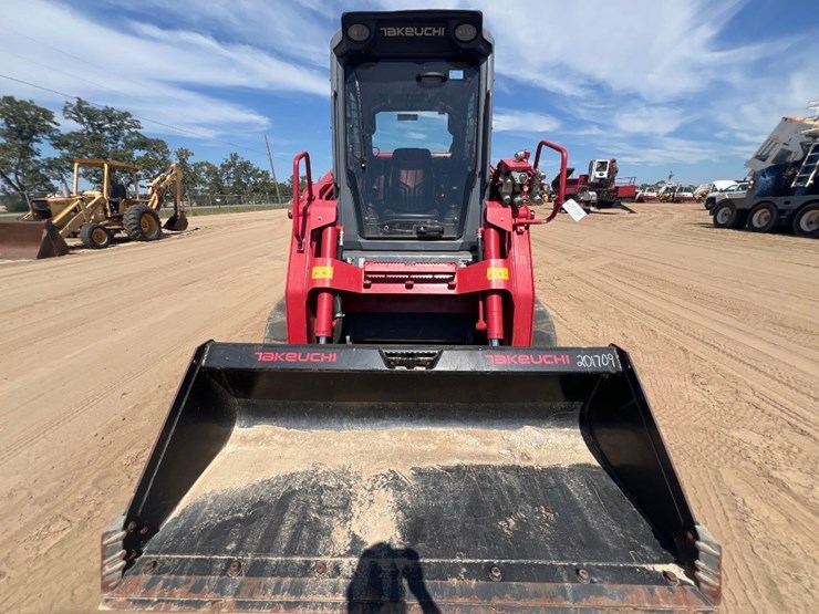2017-takeuchi-tl12v2-image-8