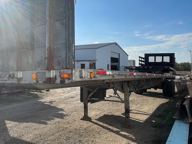 #1891-•-1985-transcraft-semi-flatbed-trailer-(has-wi-title)-image-1