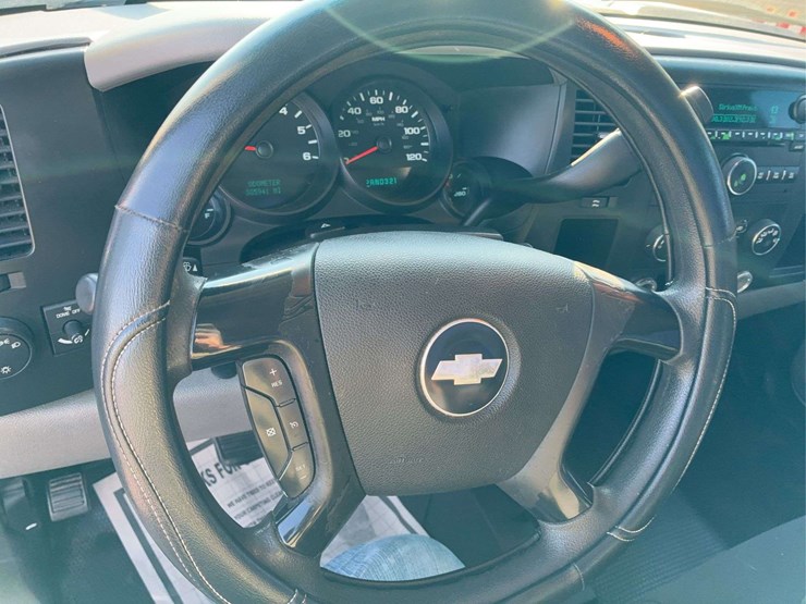 2008-chevrolet-silverado-image-24