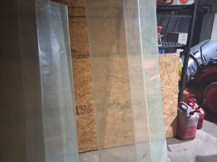 #523-•-lot-of-unused-plexiglass-for-serving-bars-with-brackets-image-4