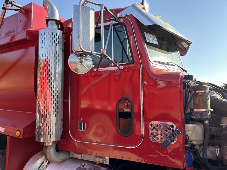 2002-peterbilt-357-image-61