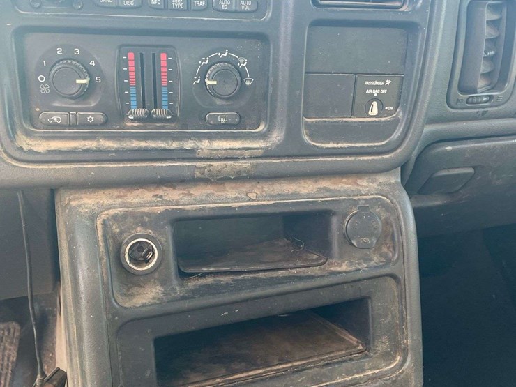 2003-chevrolet-2500-image-25