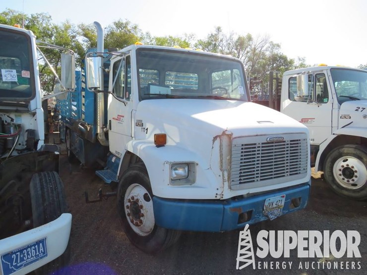1999-freightliner-fl70-image-2