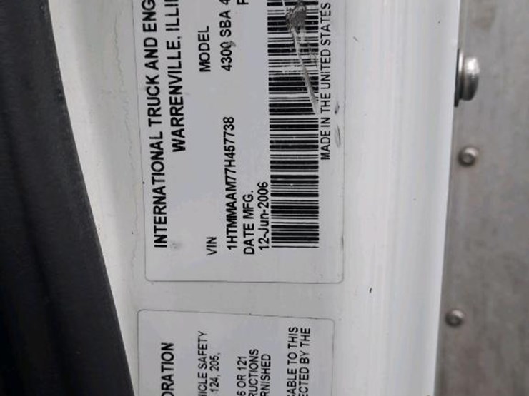 2007-international-durastar-4300-image-38
