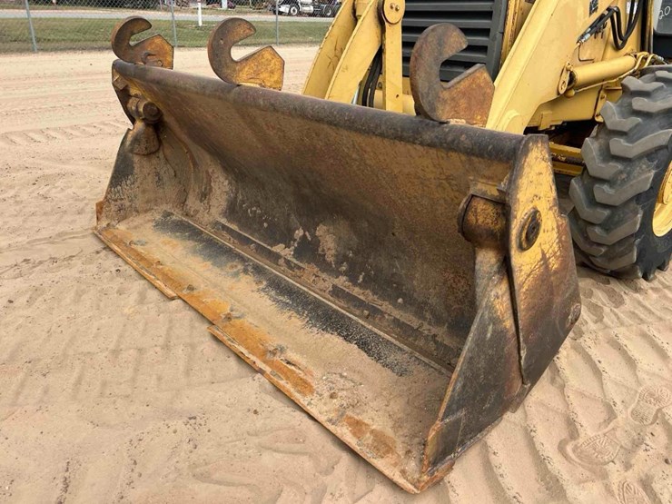 caterpillar-416b-image-9