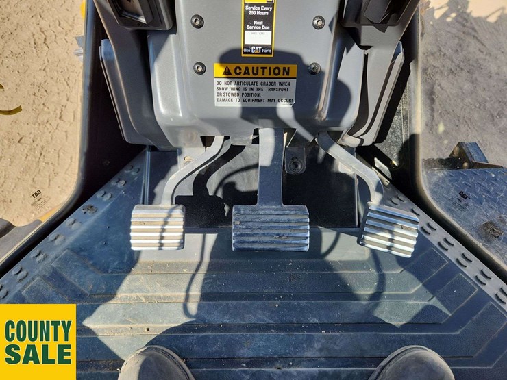 2020-caterpillar-150-awd-image-23