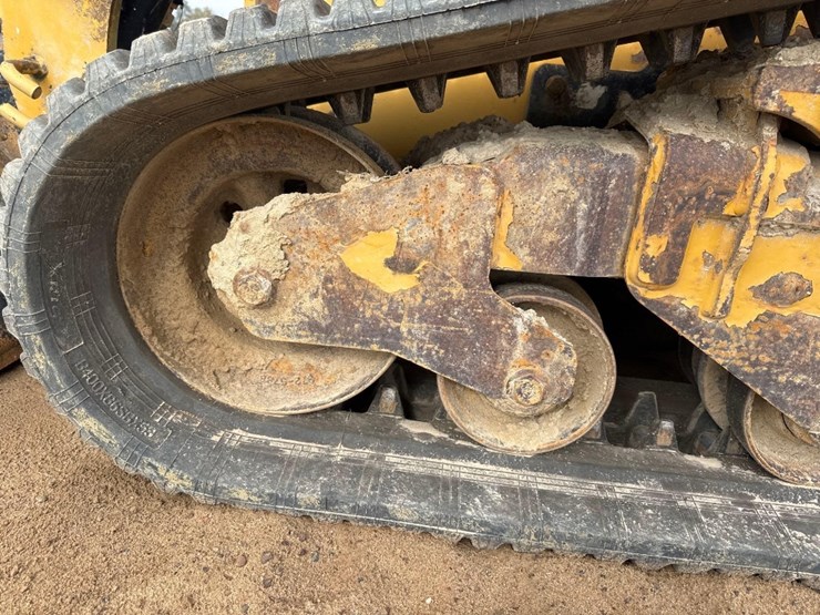 2016-caterpillar-259d-image-10