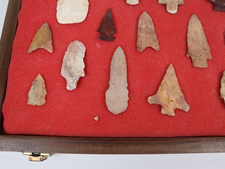 #106-•-#4176-•-(19)-framed-repaired-native-american-artifacts-image-4