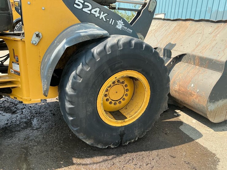 2018-deere-524k-image-24