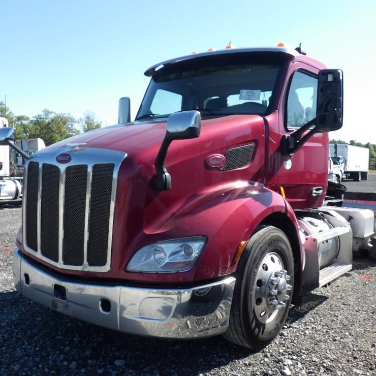 PETERBILT 579