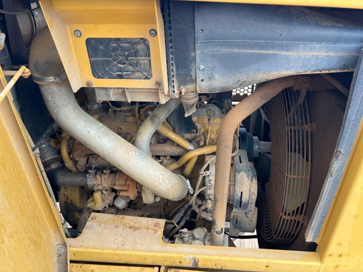 2013-caterpillar-559c-image-43