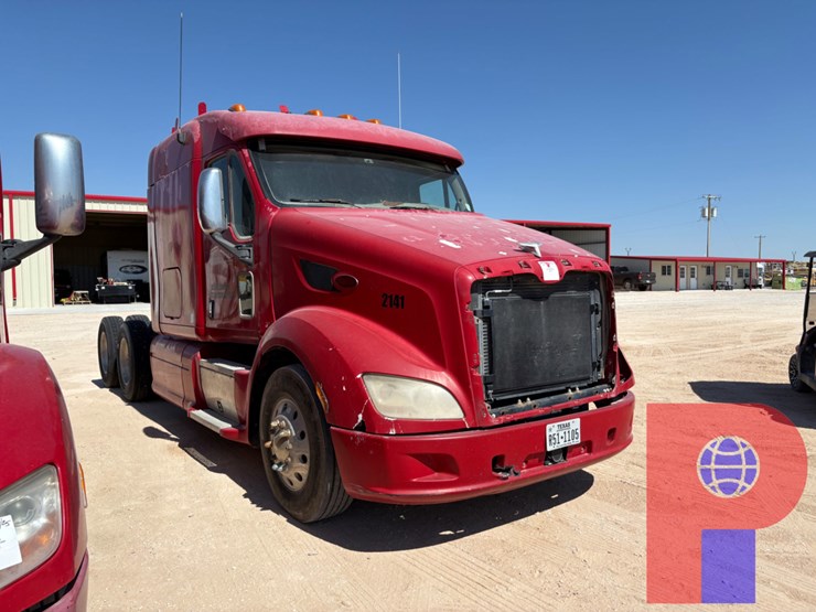 2012-peterbilt-587-image-2