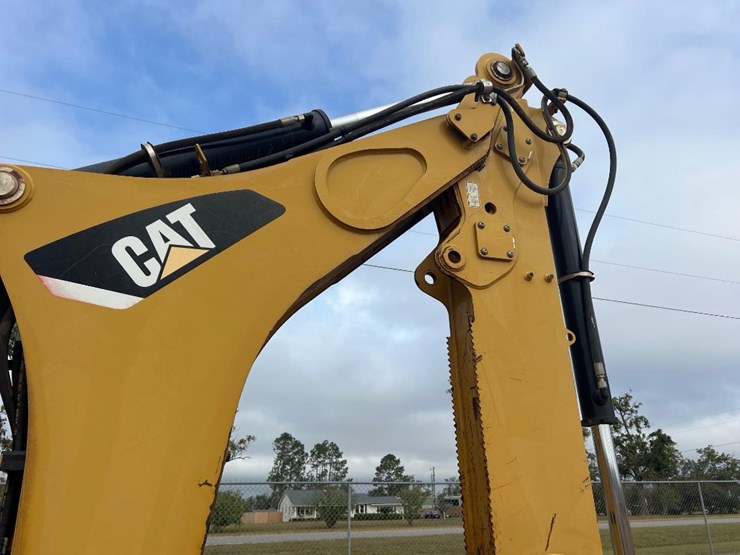 2015-caterpillar-420f-it-image-21