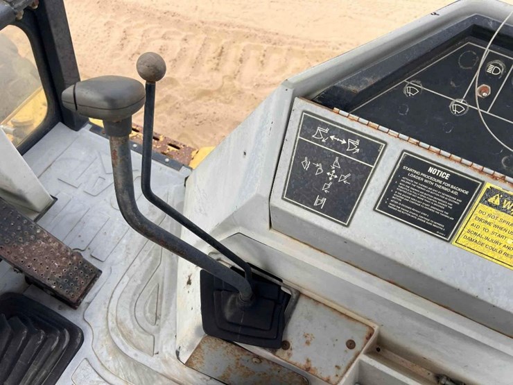 caterpillar-416b-image-31