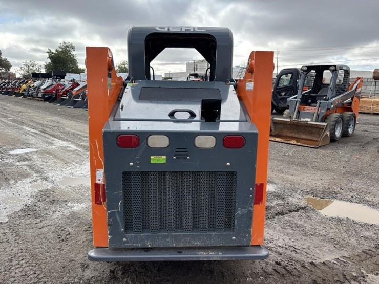 2018-gehl-r105-image-8