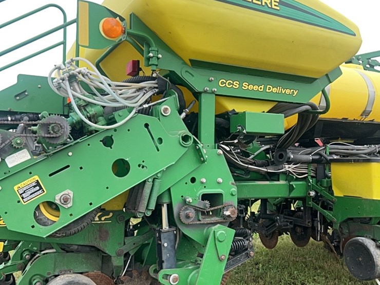john-deere-16-image-51