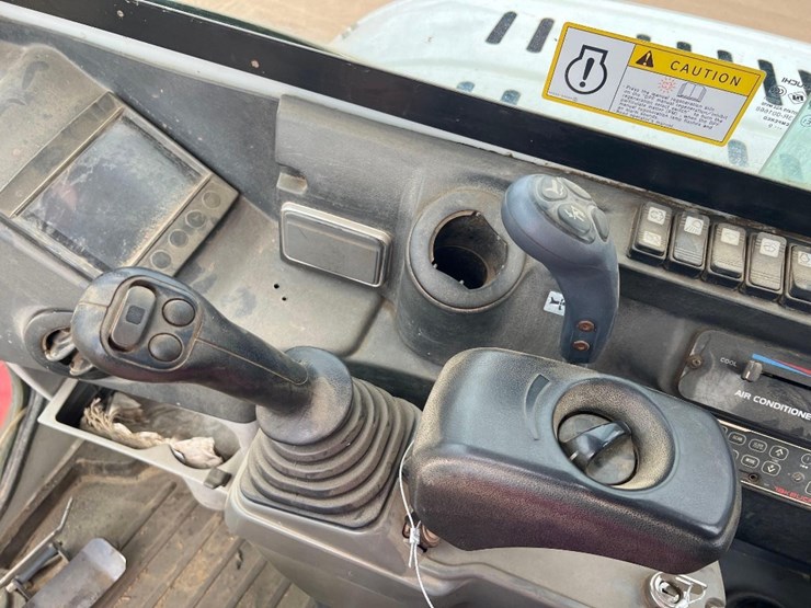 takeuchi-tb260-image-32