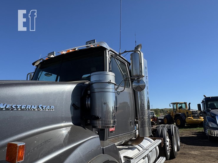 2012-western-star-4900-image-36