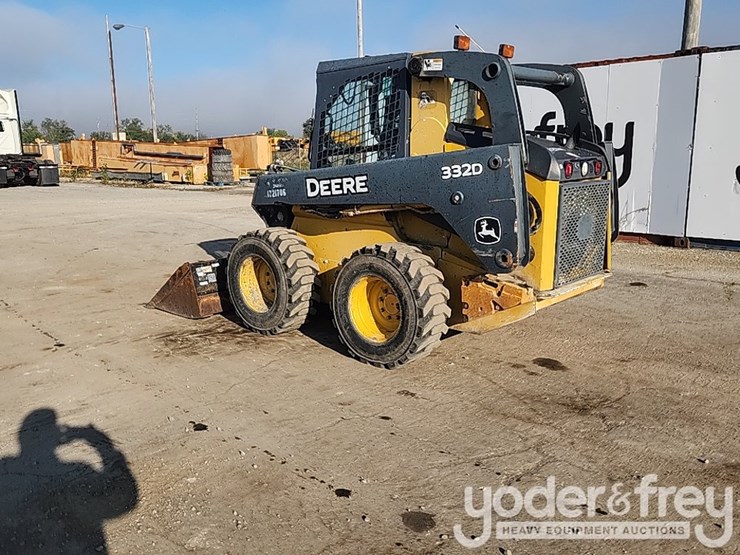 2010-deere-332d-image-3
