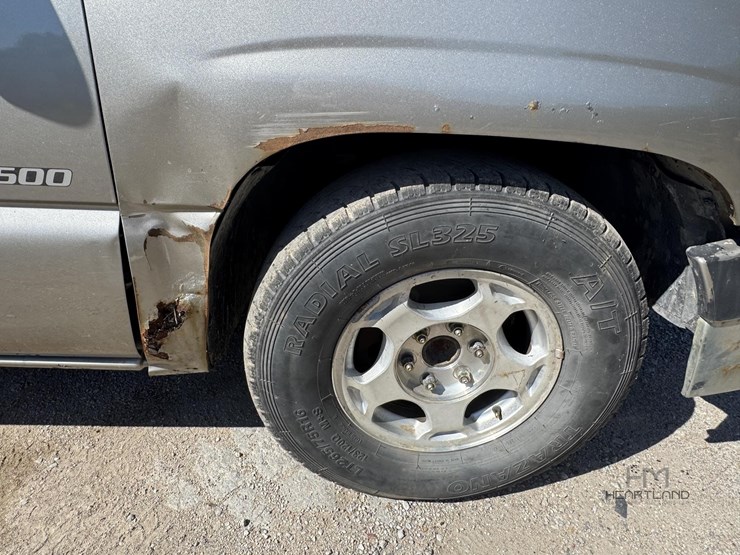 2002-chevrolet-silverado-1500-image-17