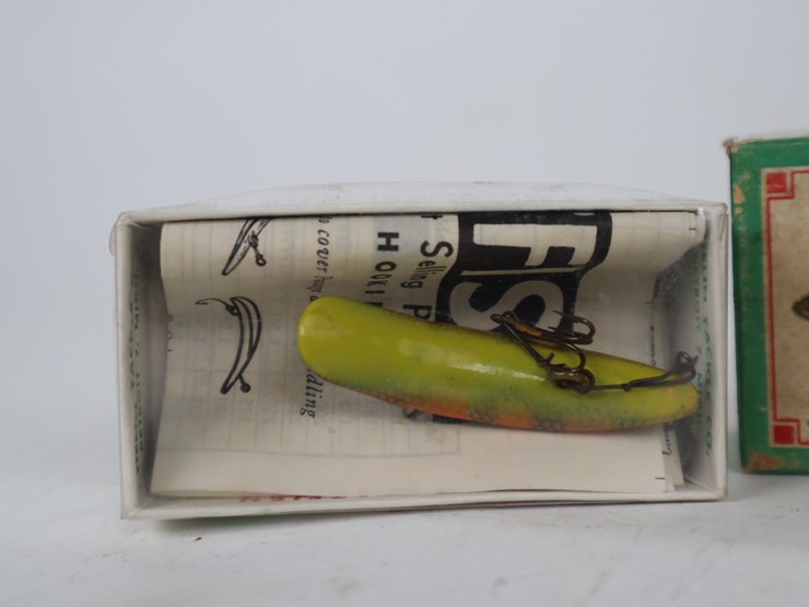#26-•-#4255-•-antique-fishing-lures-image-2