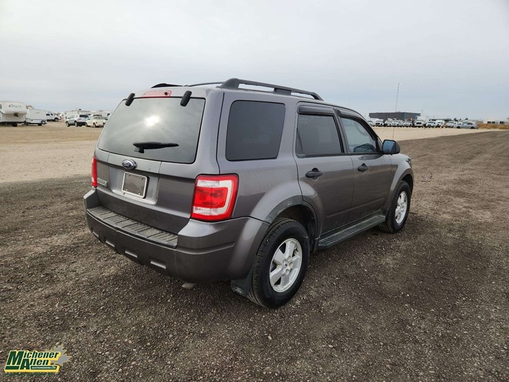 2009-ford-escape-image-4