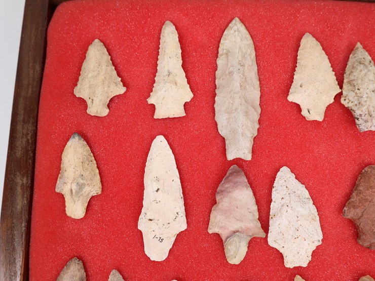 #18-•-#4163-•-(27)-framed-native-american-artifacts-image-4