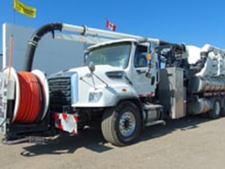 2018-freightliner-114sd-image-5