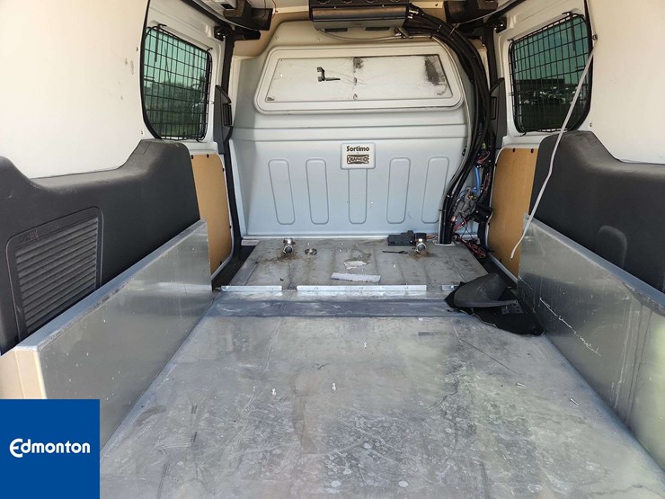 2016-ford-transit-connect-image-36