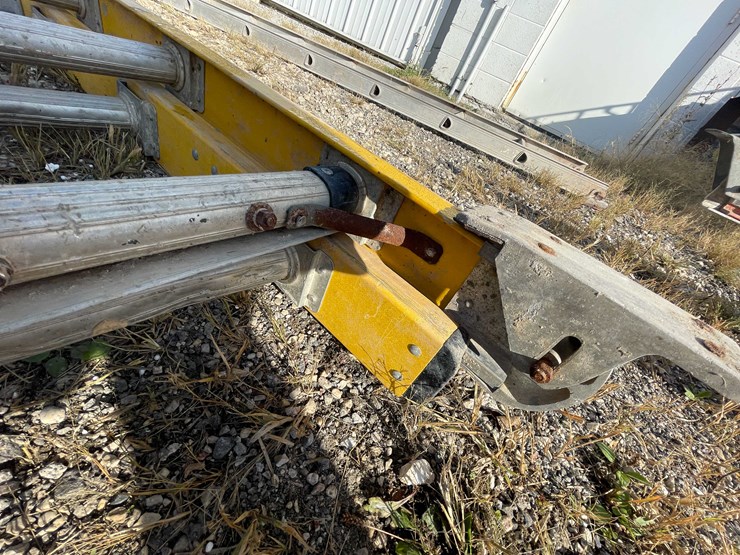 #1900-•-werner-fiberglass-extension-ladder-image-5