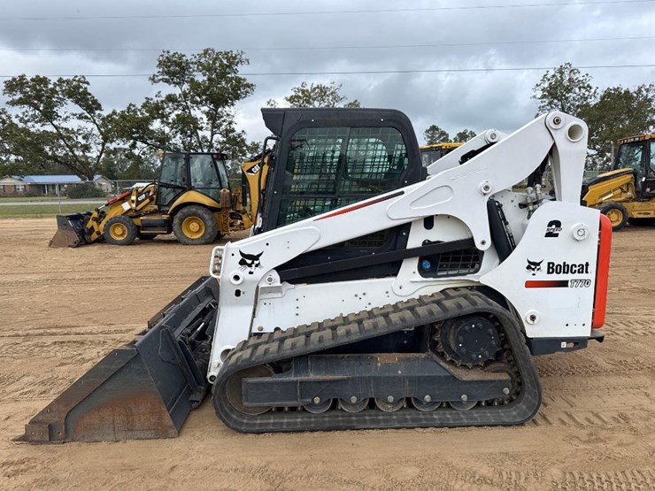 2016-bobcat-t770-image-1