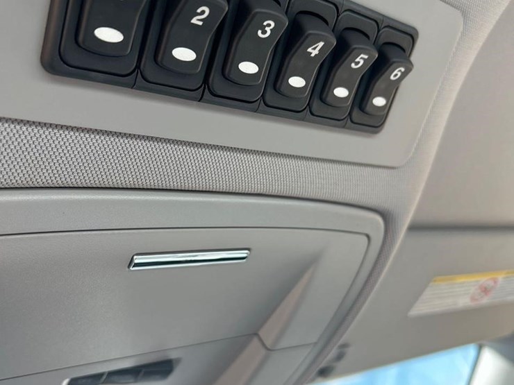 2023-chevrolet-silverado-6500hd-image-53