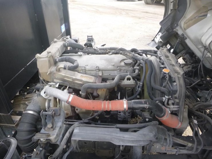 2018-isuzu-nrr-image-12