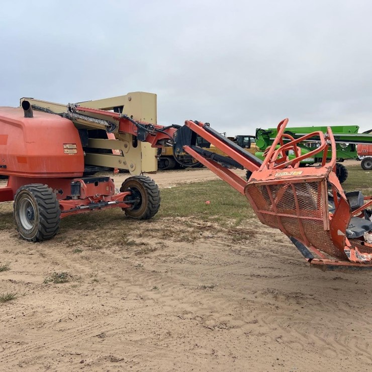 2018 JLG 450AJ