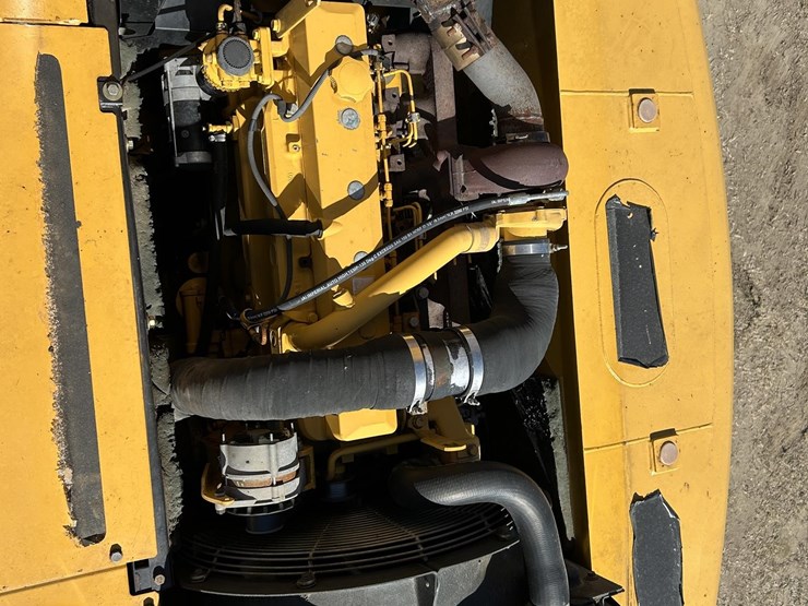 deere-200-lc-image-68