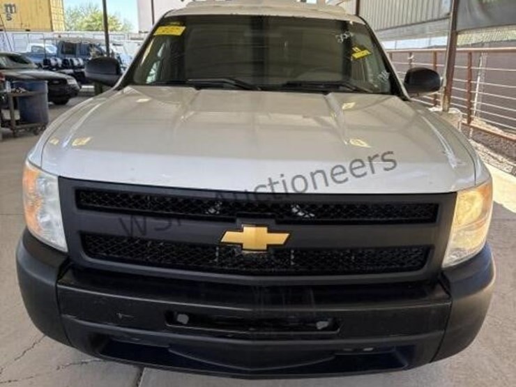 2012-chevrolet-silverado-1500-image-3