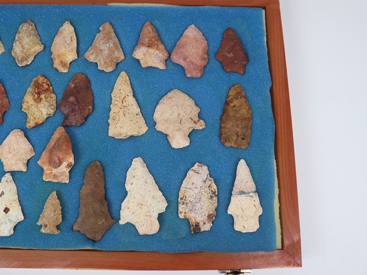#60-•-#4166-•-(30)-framed-native-american-artifacts-image-4