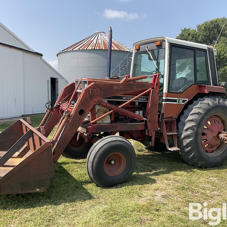 1977 INTERNATIONAL 1586