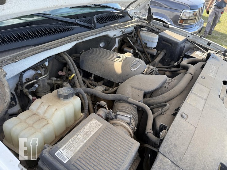 2006-chevrolet-2500hd-image-35