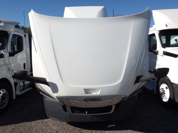 2018-freightliner-cascadia-126-image-14