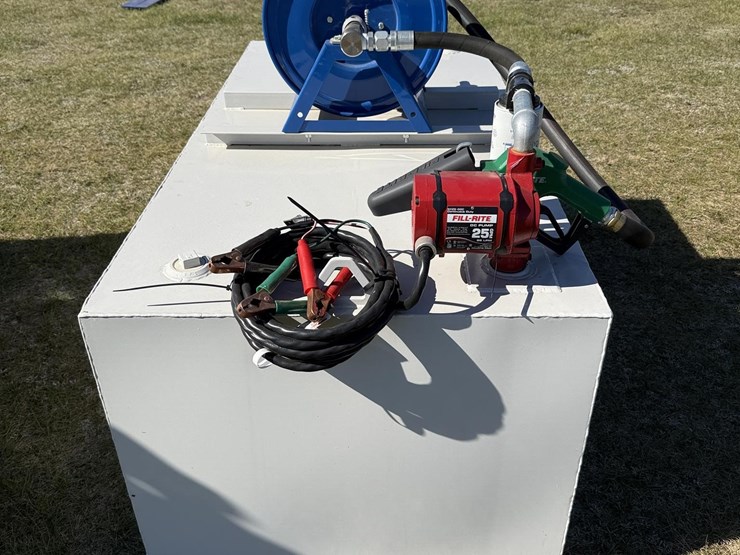 tuff-e-250-gallon-fuel-tank-w/-pump-image-2