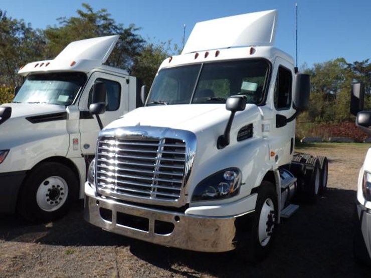 2018-freightliner-cascadia-113-image-1