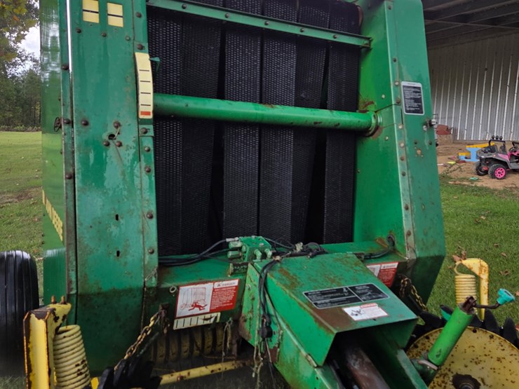 john-deere-335-image-3