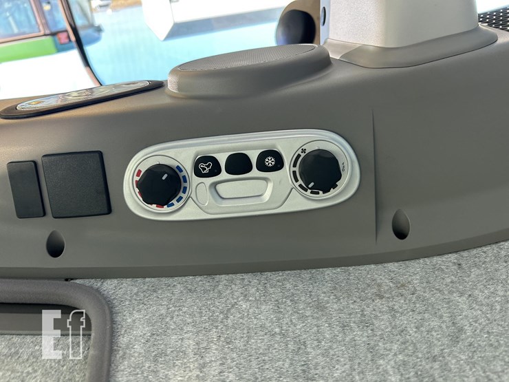 2022-deutz-fahr-6140-image-64